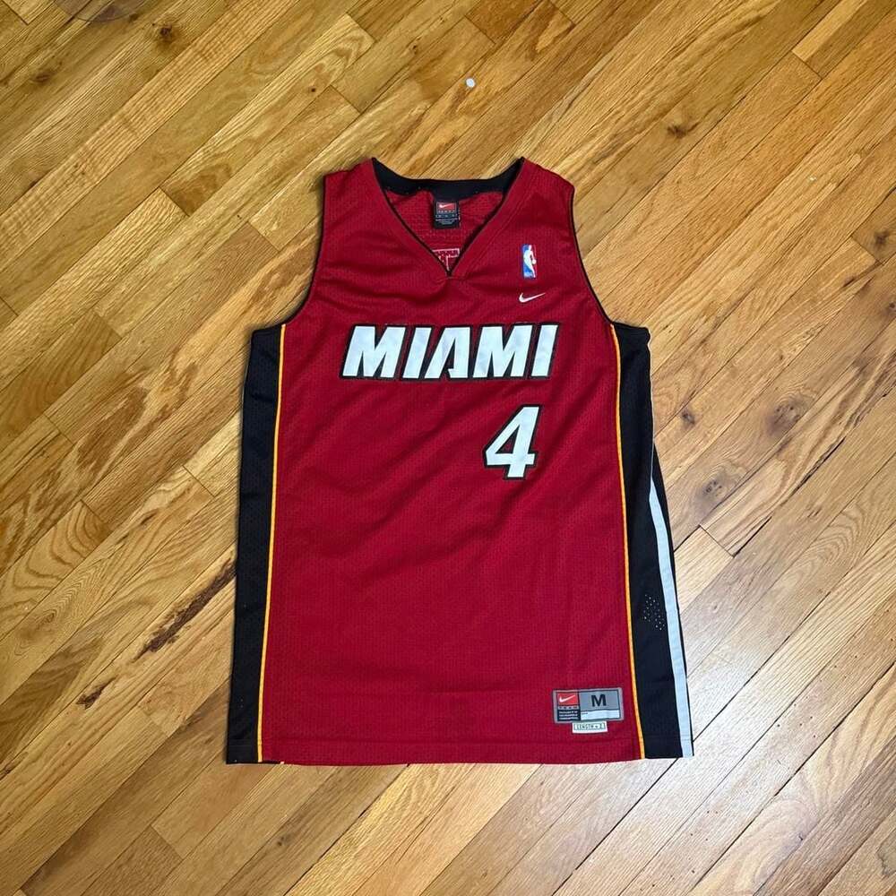 Nike Miami Heat Caron Butler 4 Jersey Size M Red NBA Basketball
